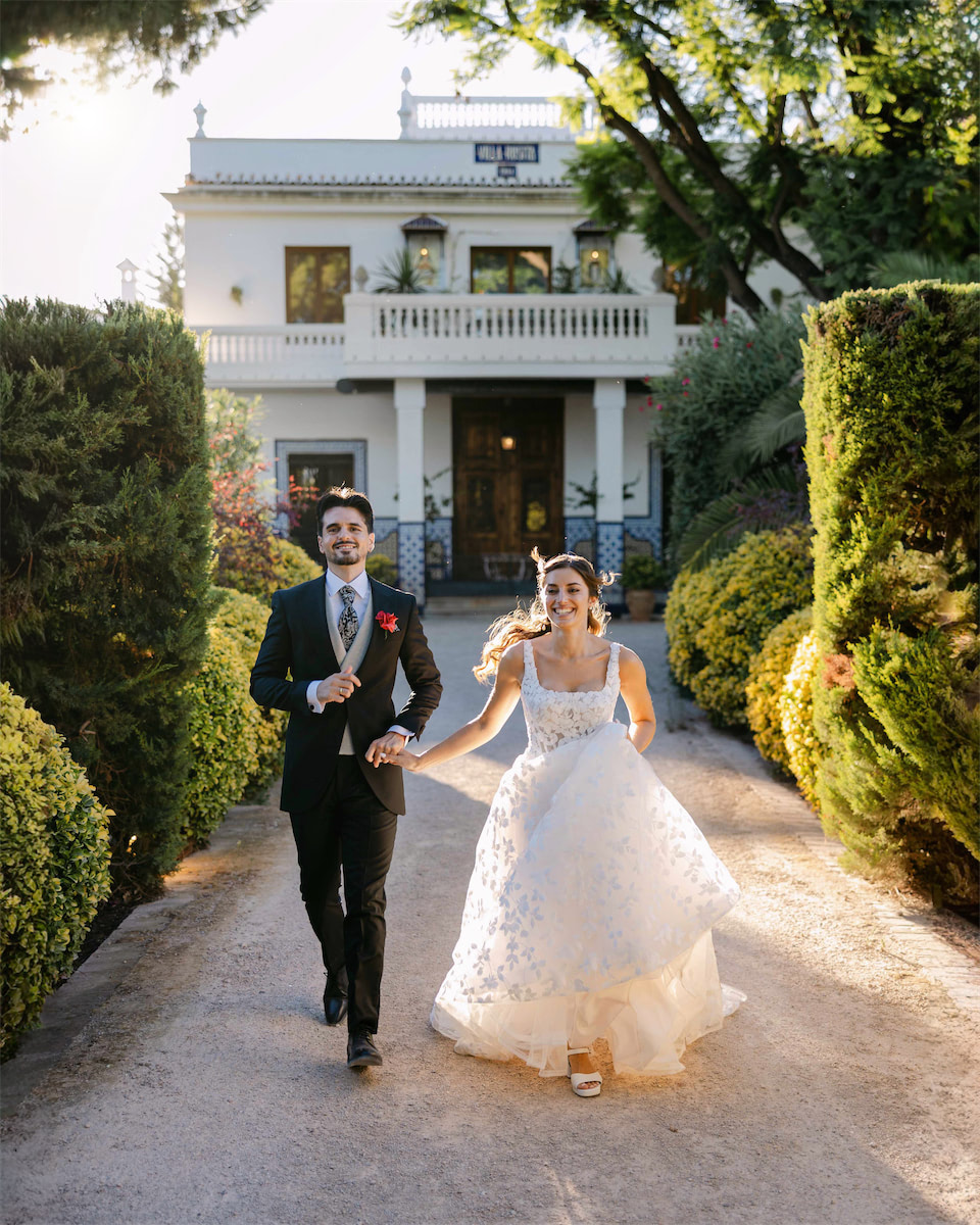 novios corriendo
